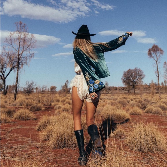 💔SOLD💔 CHASING UNICORNS | Riders On The Storm - Picture 4 of 9